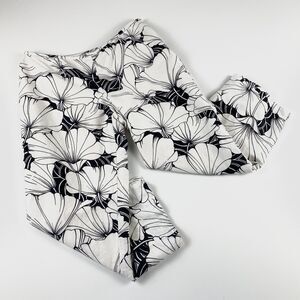 Ann Taylor LOFT Petites Womens 6P Linen Blend Black White Floral Capri Pants